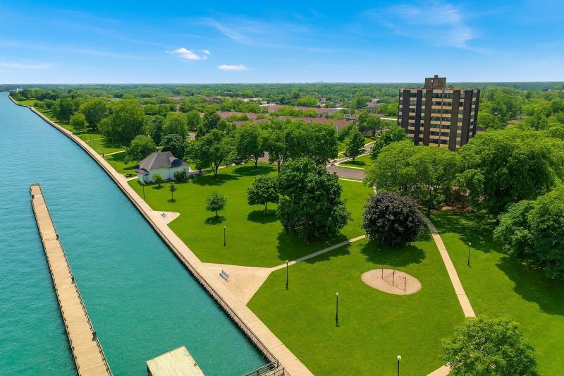 Best Shower Installation pros in Wyandotte, MI